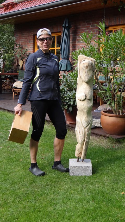 Die Kleine – holzskulpturen, Robinie