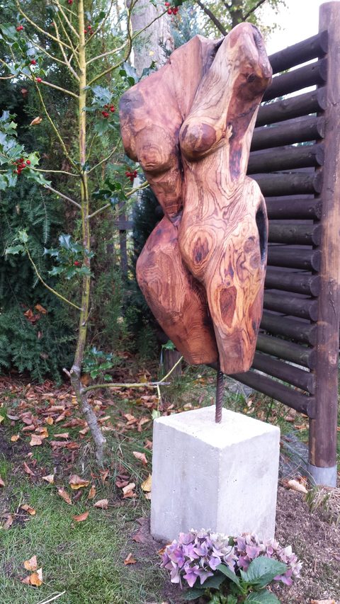 Die Kräftige – holzskulpturen, Spitzeiche
