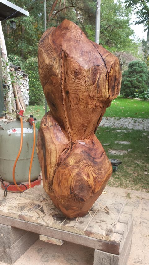 Die Kräftige – holzskulpturen, Spitzeiche