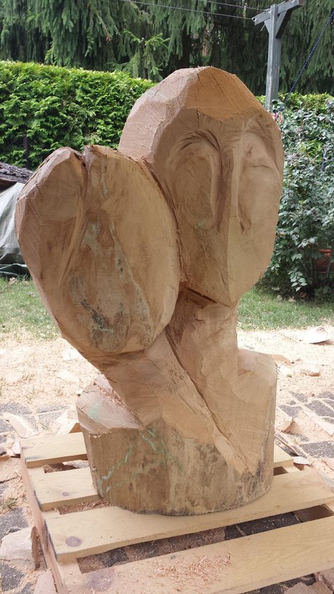 Köpfe – holzskulpturen, Linde