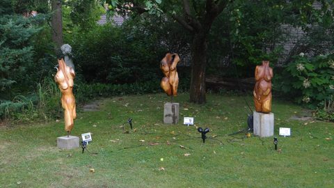 Ausstellung Stahnsdorf – holzskulpturen