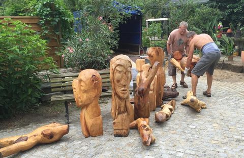 Ausstellung Stahnsdorf – holzskulpturen