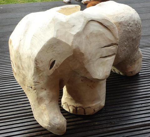 Lillefant – holzskulpturen, Eiche