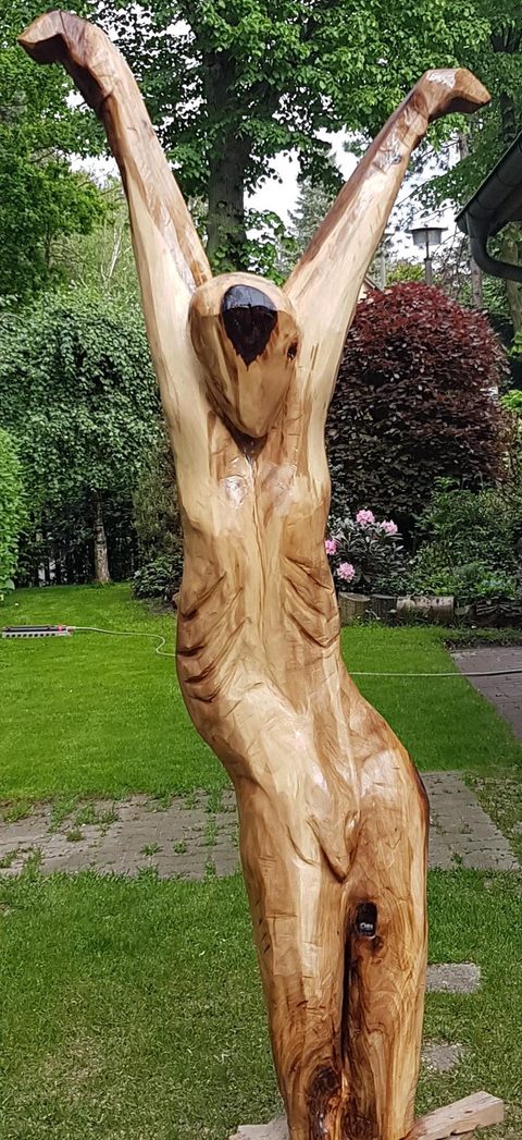 Schicksal (Teil II) oder John Travolta ?? – holzskulpturen, Walnuss