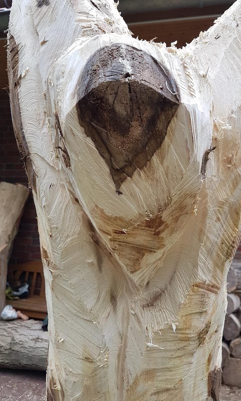 Schicksal (Teil II) oder John Travolta ?? – holzskulpturen, Walnuss