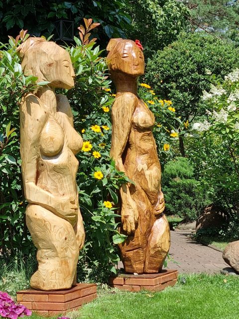 Freundin von Frieda Kahlo – holzskulpturen, Robinie
