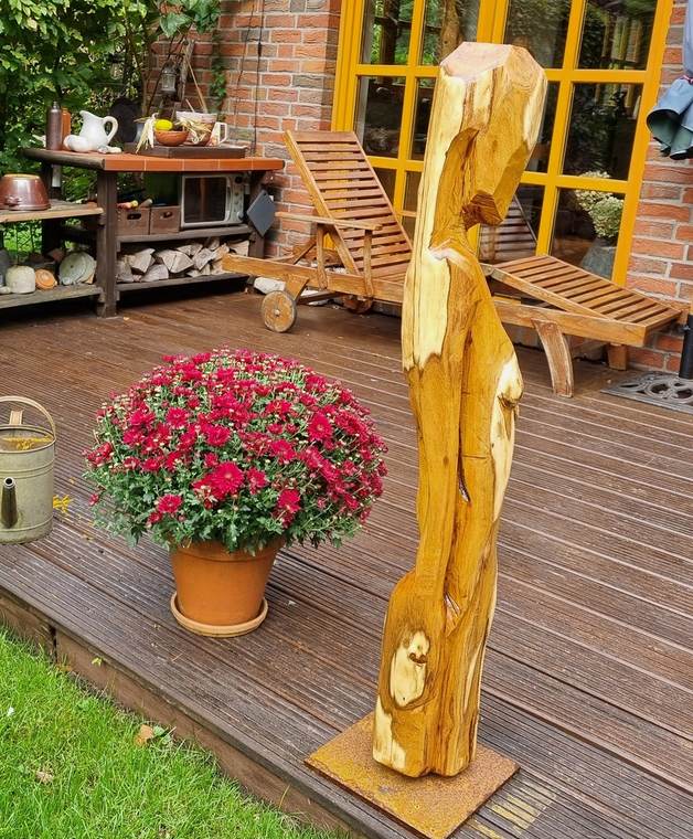 demut – Holzskulpturen